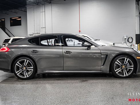 Used 2016 Porsche Panamera 4 Edition image 6