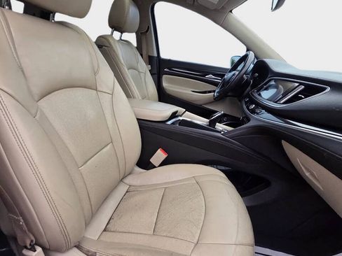 Used 2019 Buick Enclave Essence FWD image 13