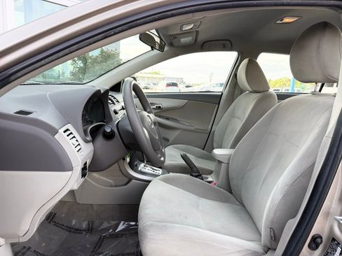 Used 2010 Toyota Corolla LE FWD image 12