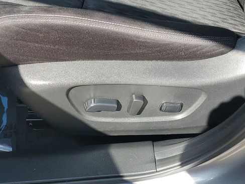 Certified 2020 Nissan Rogue SV FWD image 25