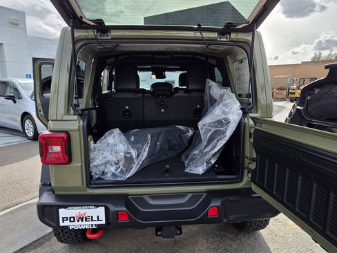 New 2026 Jeep Wrangler Unlimited Rubicon w/ Technology Group image 18