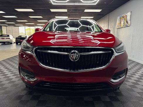 Used 2021 Buick Enclave Essence image 4