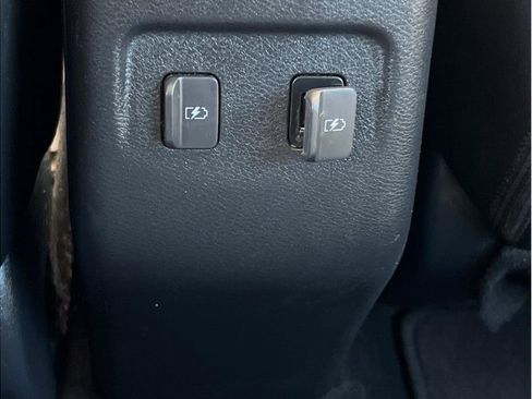 Used 2021 Nissan Kicks SR w/ SR Premium Package image 11