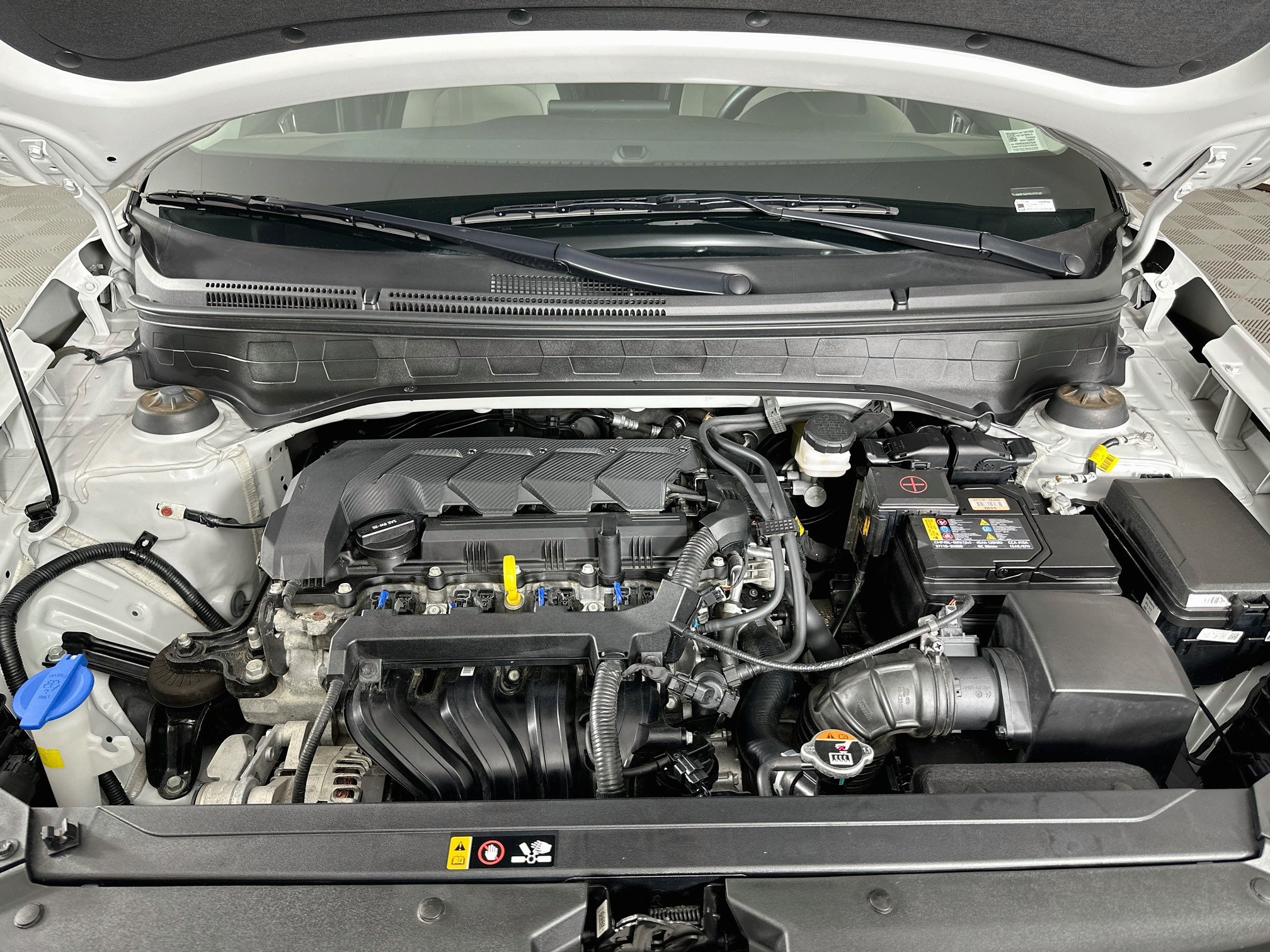 Used 2025 Hyundai Venue SEL FWD image 32