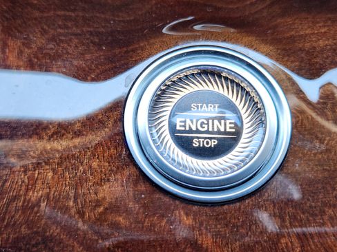 Used 2019 Mercedes-Benz E 300 4MATIC image 22