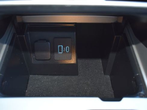 Used 2023 Ford Explorer Limited image 26