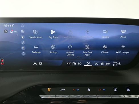 Used 2025 Buick Enclave Avenir image 28