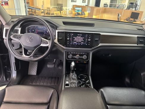 Used 2023 Volkswagen Atlas SE w/ Black Wheel Package AWD/4WD image 14