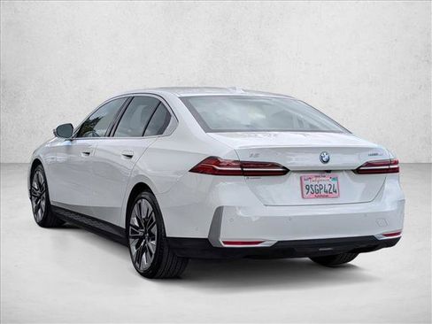 Used 2024 BMW i5 eDrive40i w/ Convenience Package RWD image 8
