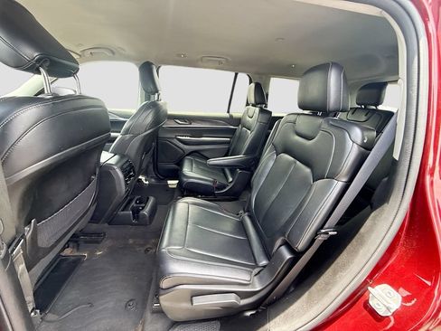 Used 2023 Jeep Grand Cherokee L Limited AWD/4WD image 27