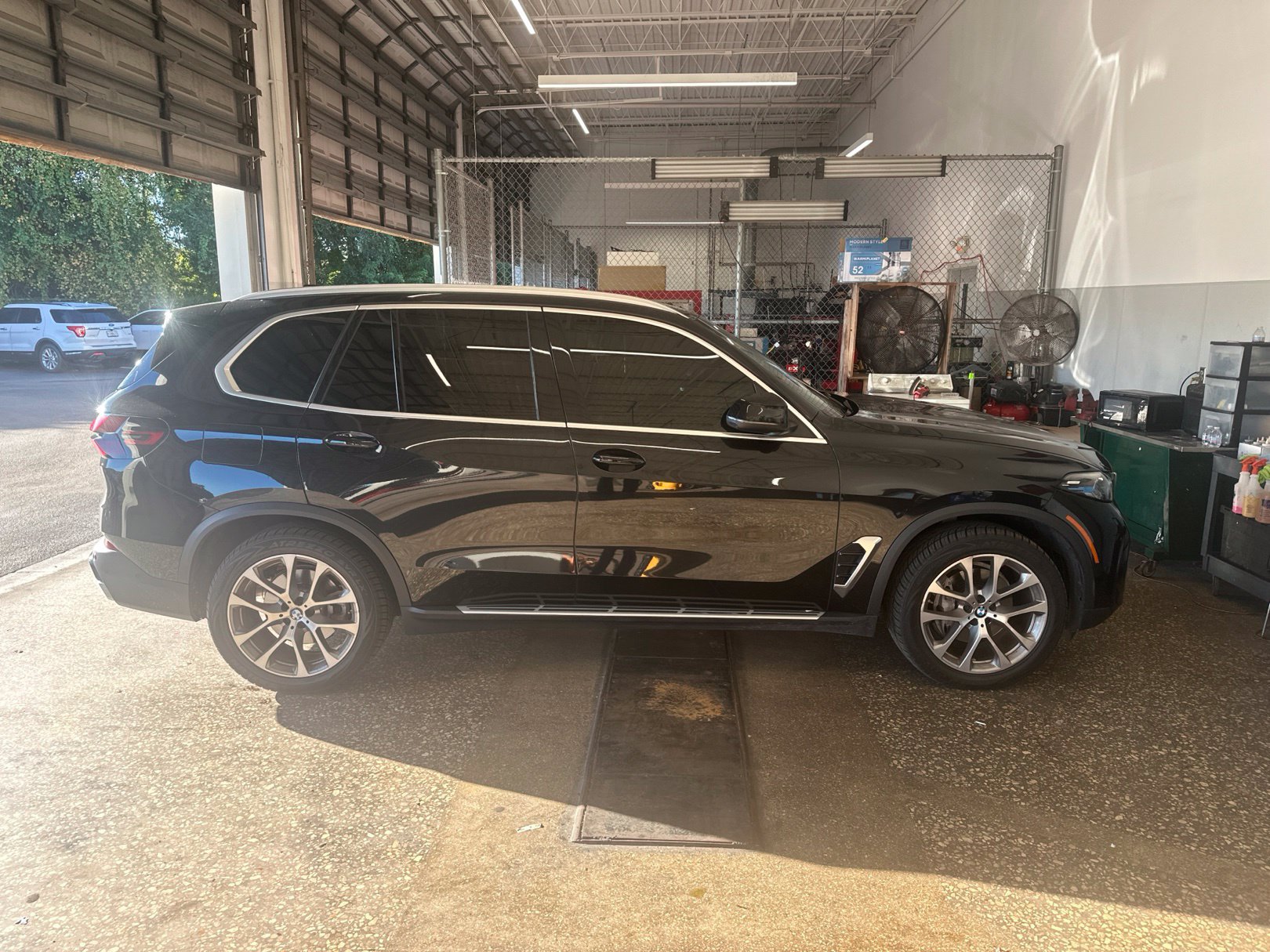 Used 2025 BMW X5 sDrive40i RWD image 2