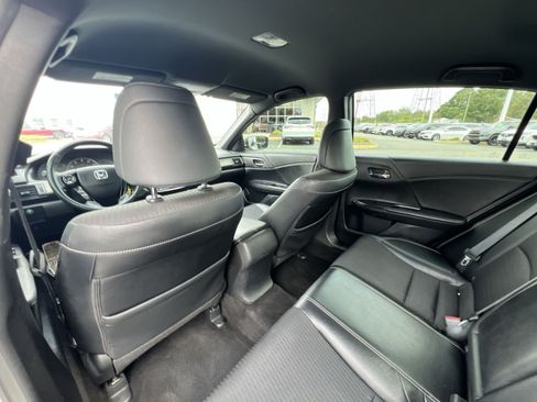 Used 2016 Honda Accord Sport image 27