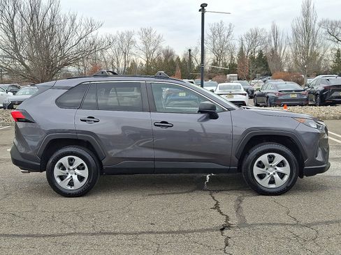 Used 2021 Toyota RAV4 LE image 7