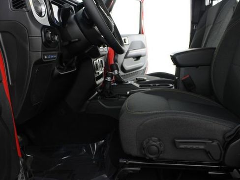 Used 2025 Jeep Wrangler Unlimited Sahara w/ Safety Group image 15