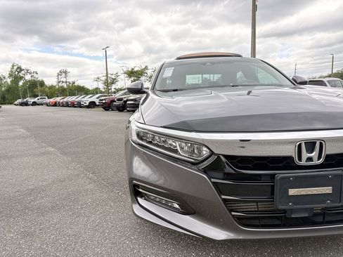 Used 2019 Honda Accord EX image 9