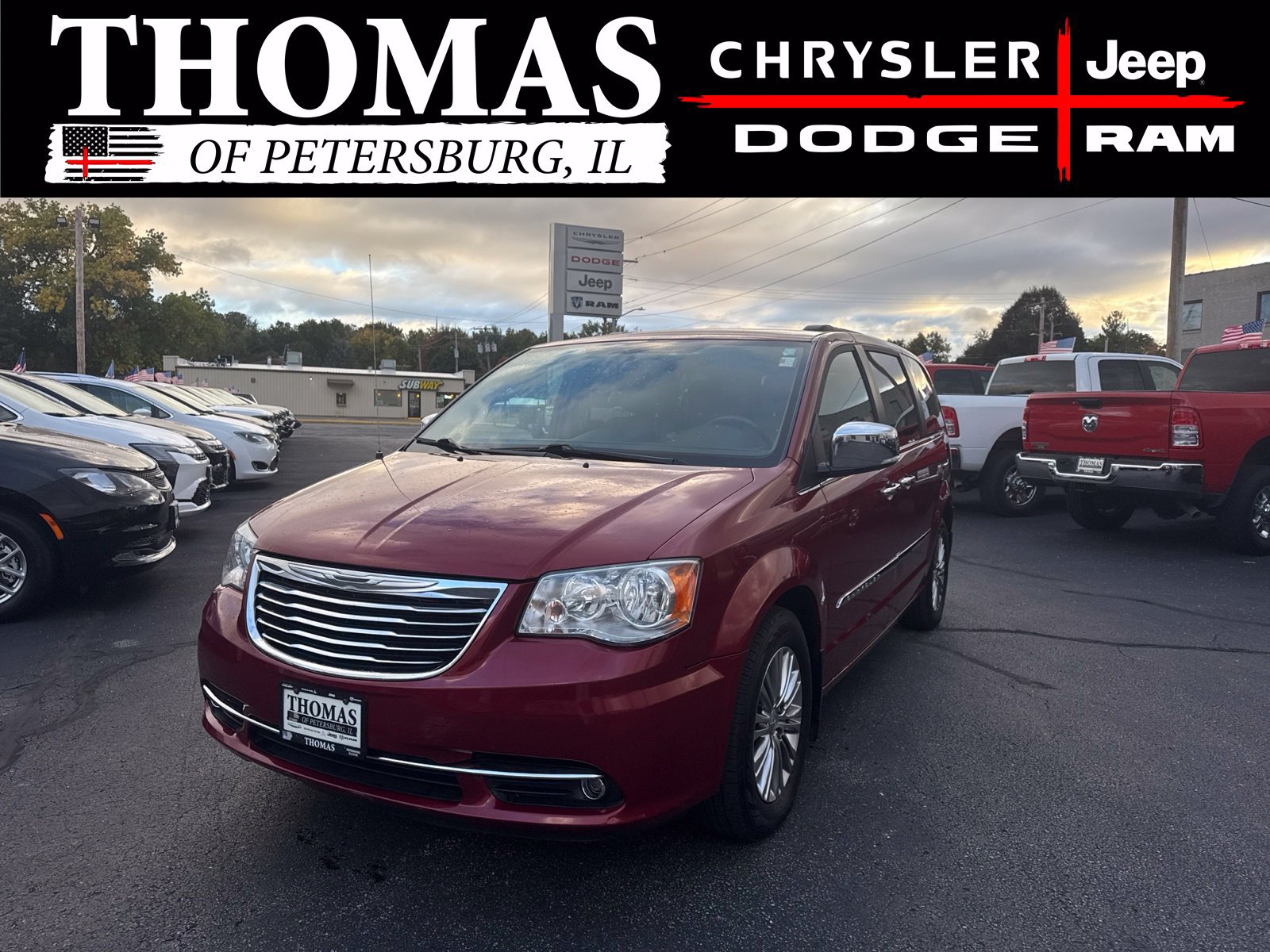Used 2013 Chrysler Town & Country Touring-L FWD image 3
