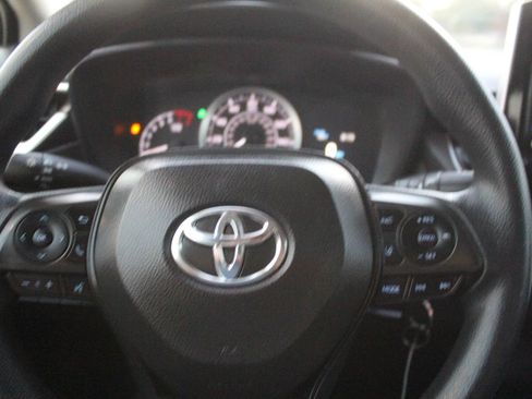 Used 2020 Toyota Corolla LE FWD image 14