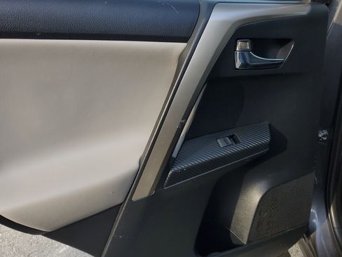 Used 2015 Toyota RAV4 Limited image 13