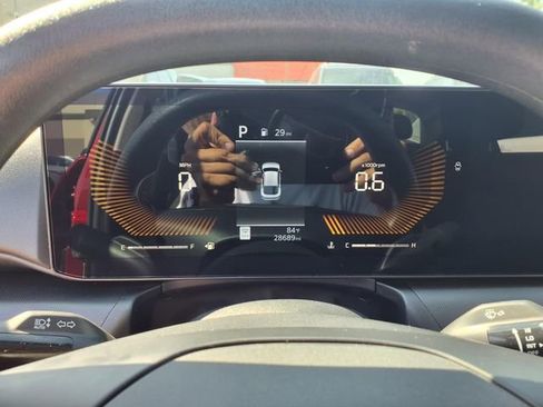 Used 2025 Kia K4 LXS image 16