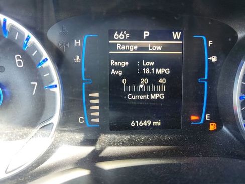 Used 2017 Chrysler Pacifica LX FWD image 10