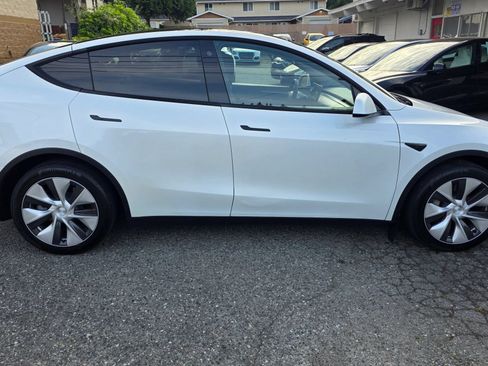 Used 2023 Tesla Model Y Long Range AWD/4WD image 4