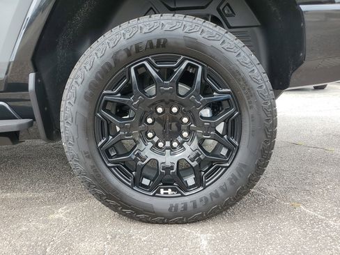 New 2025 GMC Hummer EV 2X image 8