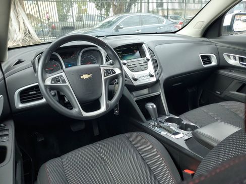 Used 2017 Chevrolet Equinox LT image 12