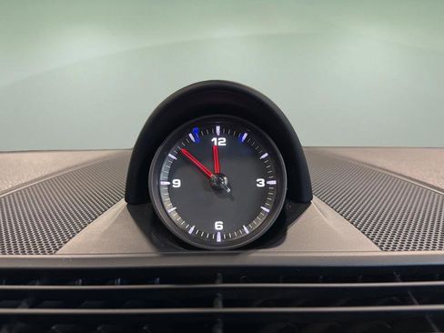 Used 2018 Porsche Panamera 4 image 18