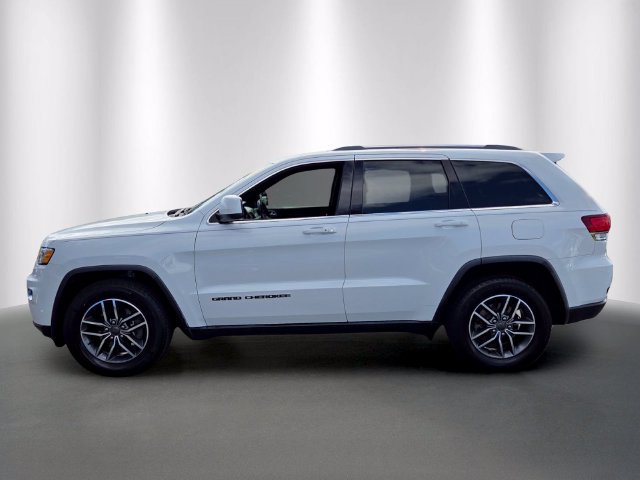 Used 2020 Jeep Grand Cherokee Laredo w/ 18" Wheel & 8.4" Radio Group RWD image 2