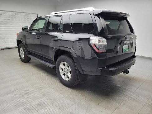 Used 2018 Toyota 4Runner SR5 AWD/4WD image 5