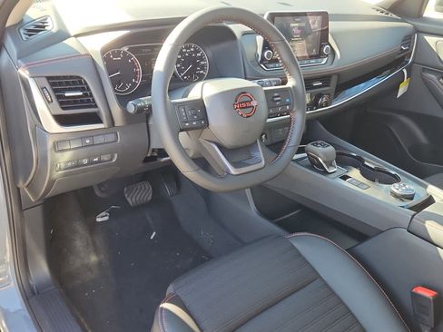 Used 2025 Nissan Rogue SV w/ Rock Creek Premium Package AWD/4WD image 11