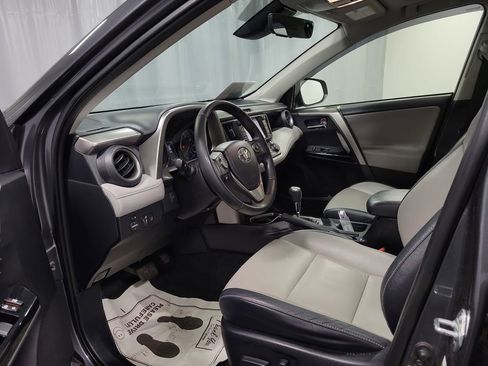 Used 2018 Toyota RAV4 Limited image 12