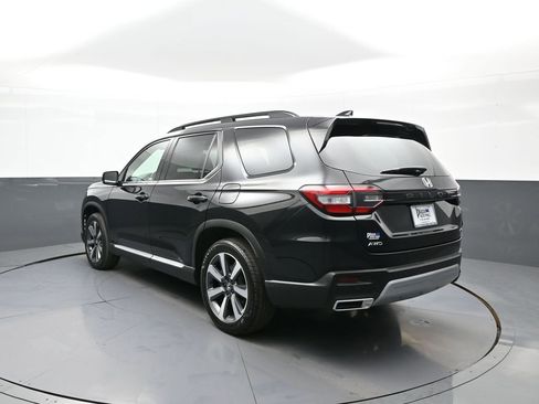 Certified 2024 Honda Pilot Touring image 8