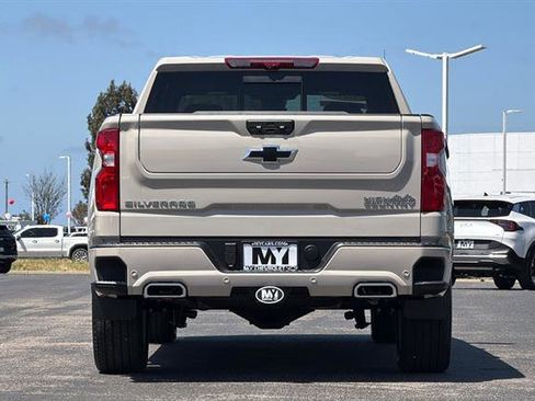 New 2026 Chevrolet Silverado 1500 High Country AWD/4WD image 5