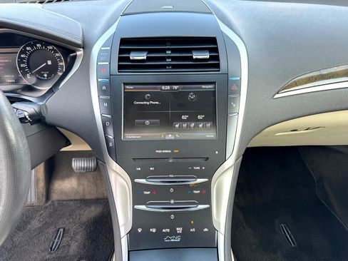 Used 2013 Lincoln MKZ AWD image 12