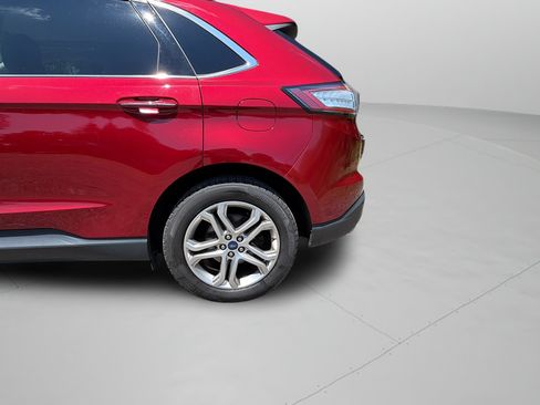 Used 2018 Ford Edge Titanium w/ Equipment Group 301A AWD/4WD image 36