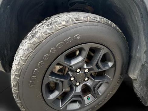 Used 2021 Jeep Cherokee Trailhawk image 29