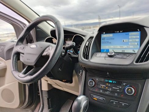 Used 2019 Ford Escape SEL image 16