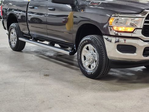 Used 2024 RAM 2500 Tradesman w/ Chrome Appearance Group image 16