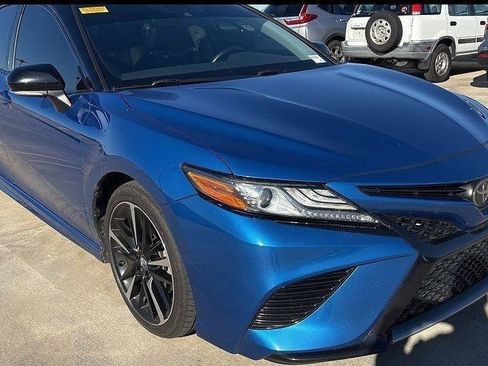 Used 2019 Toyota Camry XSE image 4