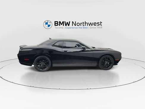 Used 2018 Dodge Challenger SXT Plus RWD image 4