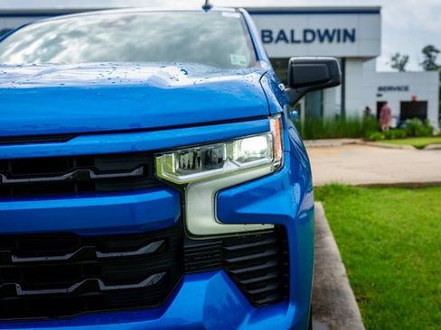 Used 2025 Chevrolet Silverado 1500 RST w/ Convenience Package II RWD image 3
