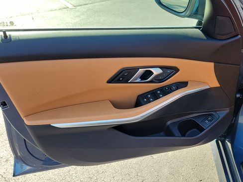 Used 2025 BMW 330i Sedan image 17