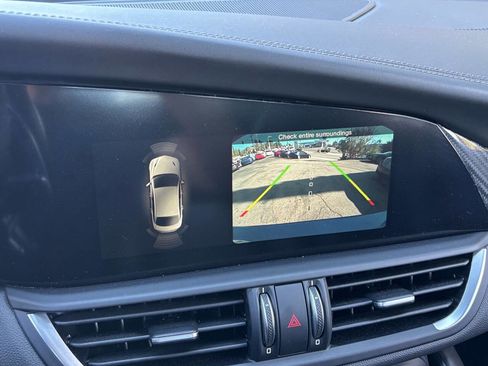 Used 2017 Alfa Romeo Giulia Quadrifoglio image 17