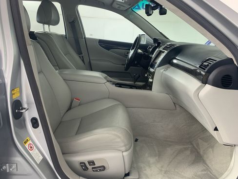 Used 2010 Lexus LS 460 L RWD image 40