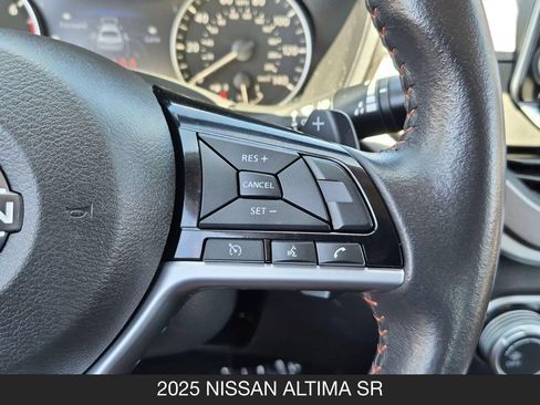 Used 2025 Nissan Altima 2.5 SR FWD image 18