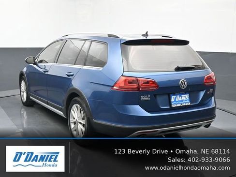 Used 2017 Volkswagen Golf Alltrack SE AWD/4WD image 4