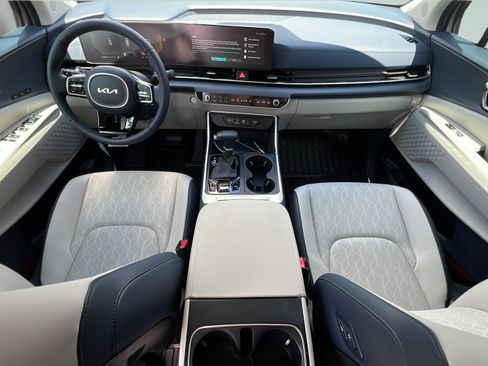New 2026 Kia Carnival EX FWD image 14