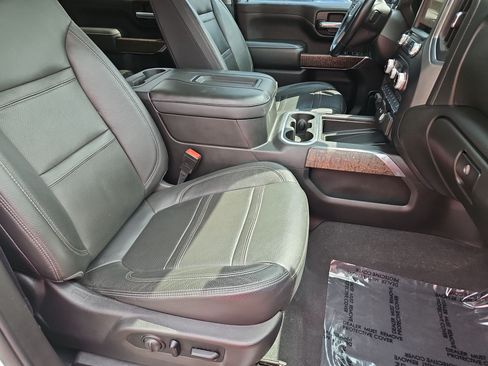Used 2021 GMC Sierra 3500 Denali w/ Denali Ultimate Package AWD/4WD image 30