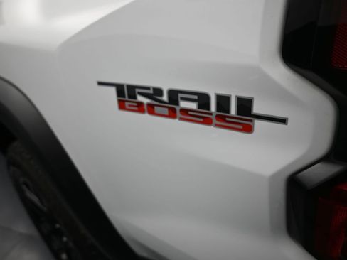 Used 2024 Chevrolet Colorado Trail Boss image 36